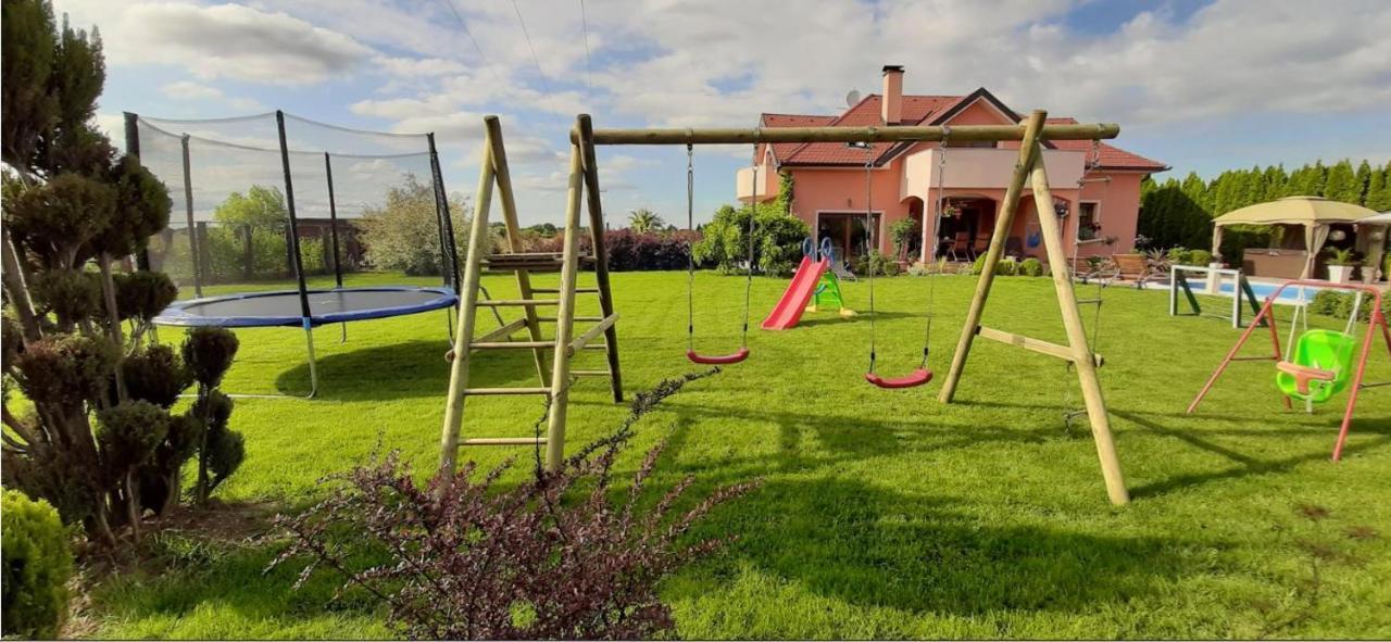 Holiday Villa Rita , Ideal For Families, Pool, Large Childrens Playground Varaždin Zewnętrze zdjęcie